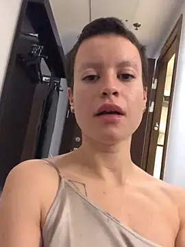 YoungDutchRuby live cam screenshot female from Netherlands on Clip20 – Short Porn Clips & Live Cams