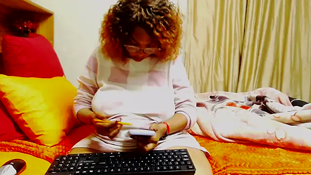 Juicyasss35xx webcam