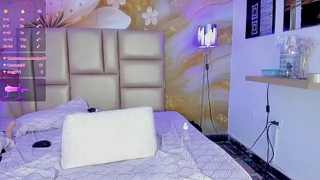 NahomiWalker_ webcam