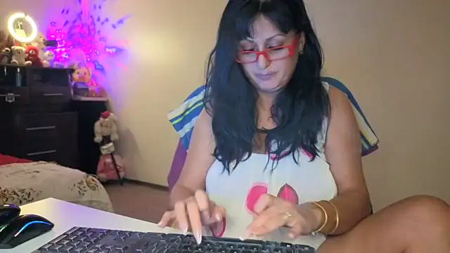 SexyAndBadGirl webcam