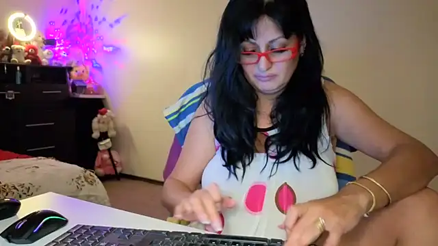 SexyAndBadGirl webcam