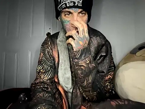 dyskizly (M young) - I only support the right arm bears 🐻