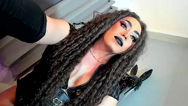 DominaAurumXXX webcam