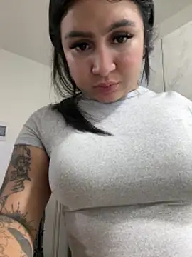 Pretty_Isadora webcam