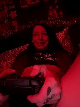 MissMidnightUK webcam