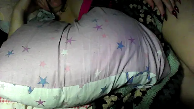 Alma_Evelynne webcam