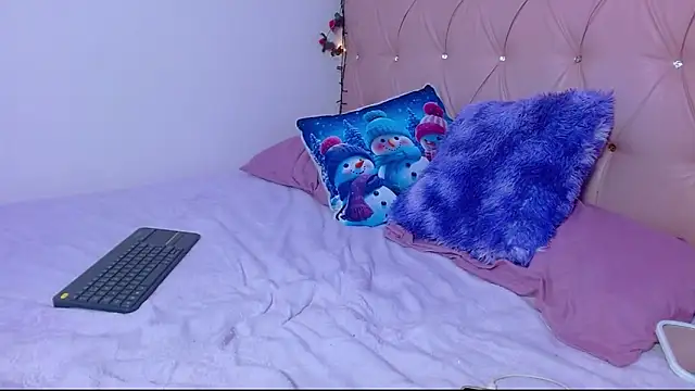 manumeow1 webcam stripchat model stream image