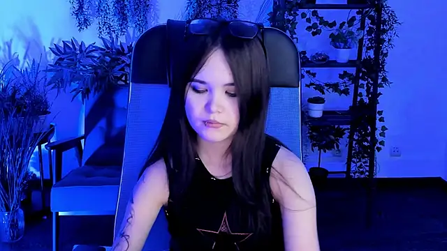 Elainebeness webcam stripchat model stream image