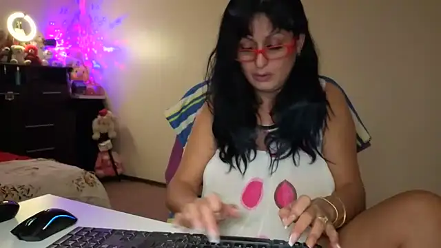 SexyAndBadGirl webcam