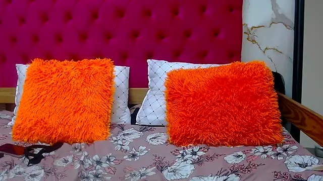 SEXYELLOWALICE webcam