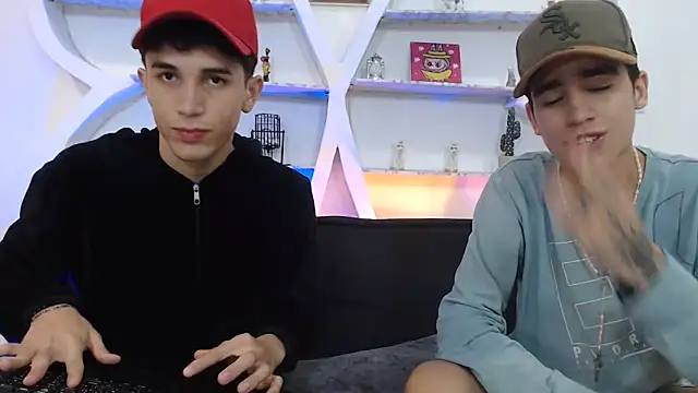 THREE_GUYS_HOT webcam