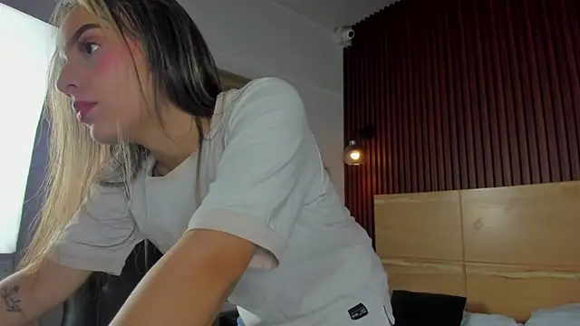 charlotte_rousee webcam