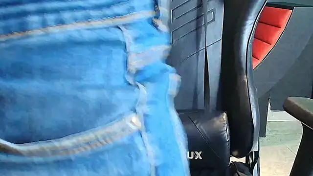 MyStrongSubmissive webcam