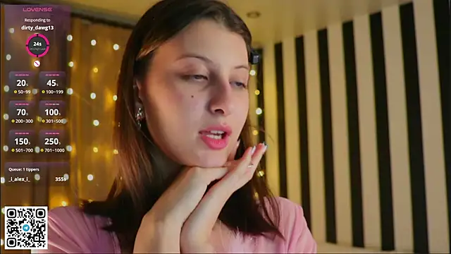 LorinaMaffitt webcam