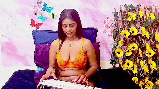 EroticSexyStripper webcam