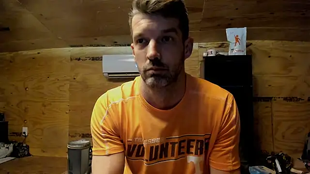 kenny_kyle (Ask my age) - naked 5 mins