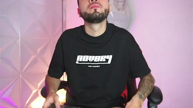 LeagueOfLovers webcam