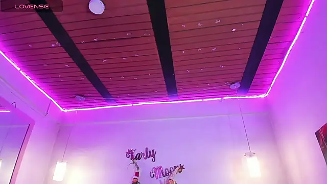 Karly_moon webcam