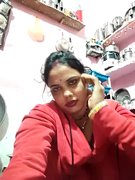 Webcam Model (Cut_ragni)  is live.Free join now!