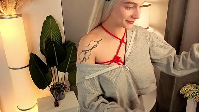 adameshoyer (F teen) - teasing ass