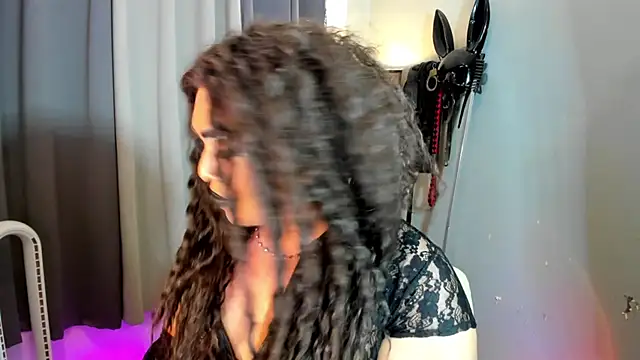 DominaAurumXXX webcam