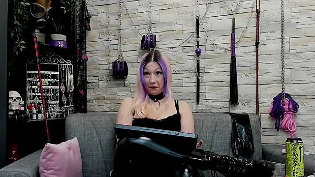 CruelMistress webcam