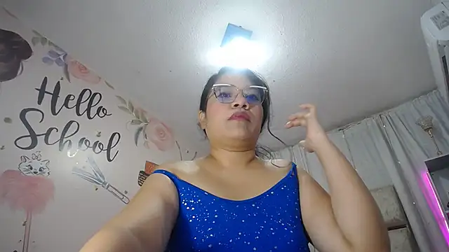 KEYRA-MILLER- webcam