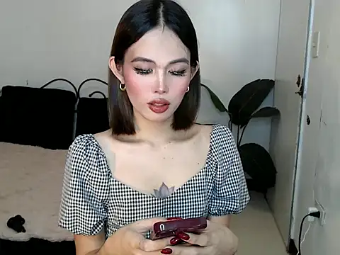 Lara_Salvatore webcam