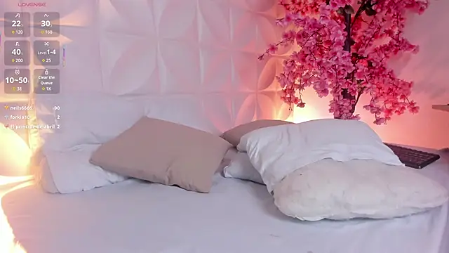 lindaa_natashaa_ webcam