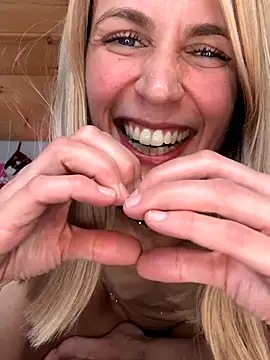 LittleLoftAngel webcam