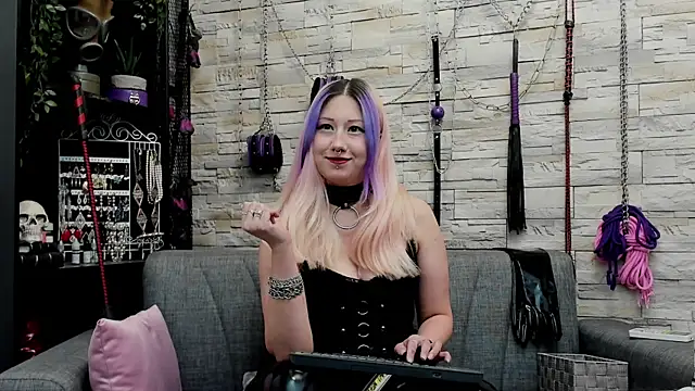 CruelMistress webcam