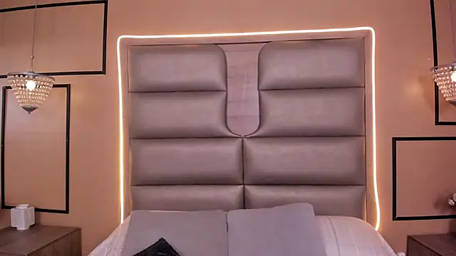 CAYLINCOLLINS webcam