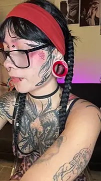 aryrousse (F young) - Oil on my small tits🫠