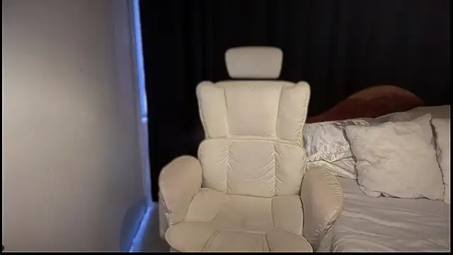 _XXXKittyTingles webcam