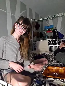 YourFavCanadianMILF webcam