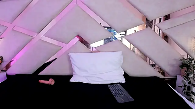 sophie_pariss webcam