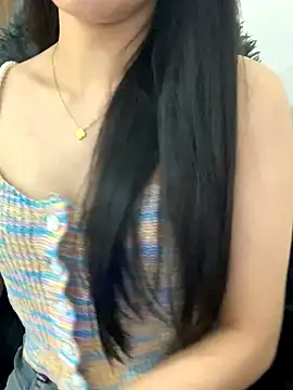 Webcam Model (Jonlie18)  is live.Free join now!