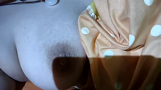 AngelwithEcup webcam