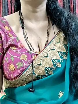 bhuvana_555 (F milf) - Today goal nude in public