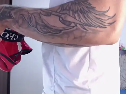 andrea_de_lucaa webcam