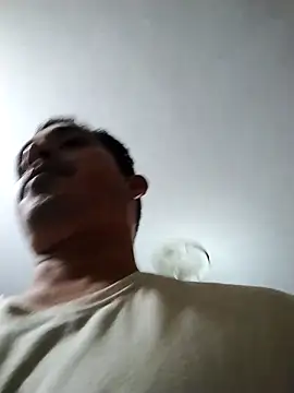 Logan_hetero1 webcam