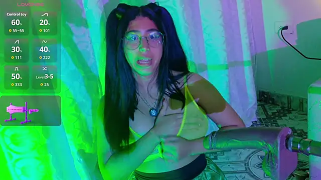 -aureal- - -aureal-'s free webcam - UK Sex Cams