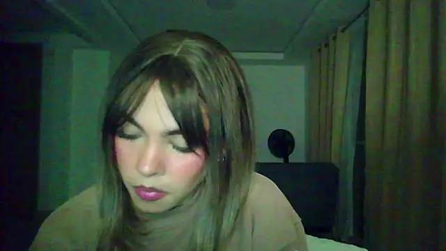Kiri_Cutee webcam