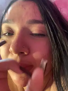 queenyumi (F young) - flash pussy