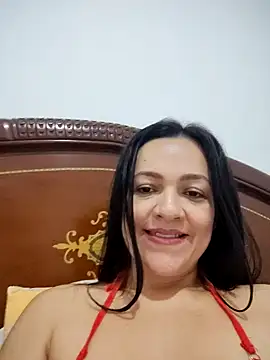 LindaSalo33 webcam