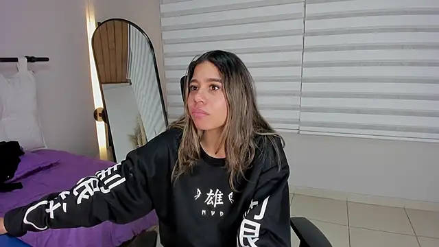 Rachell_criss webcam