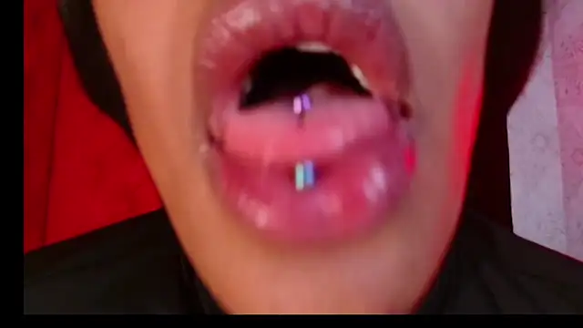 CrystalBrooke3x webcam