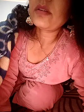 Webcam Model (CUTE-PX)  is live.Free join now!