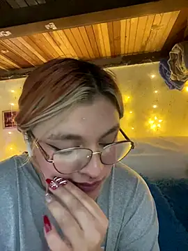 Sophia_Weest99 webcam