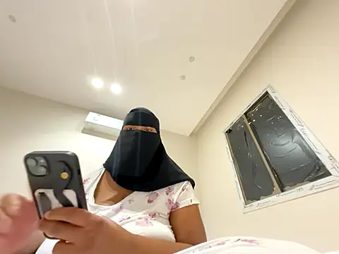 Submissive_Arab webcam